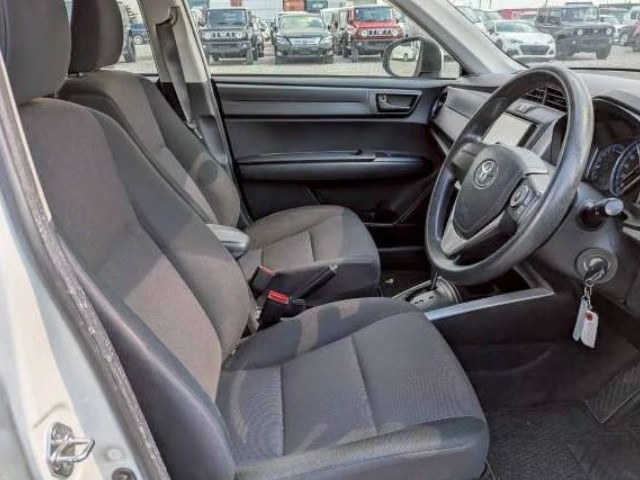 2015 Toyota Corolla thumbnail