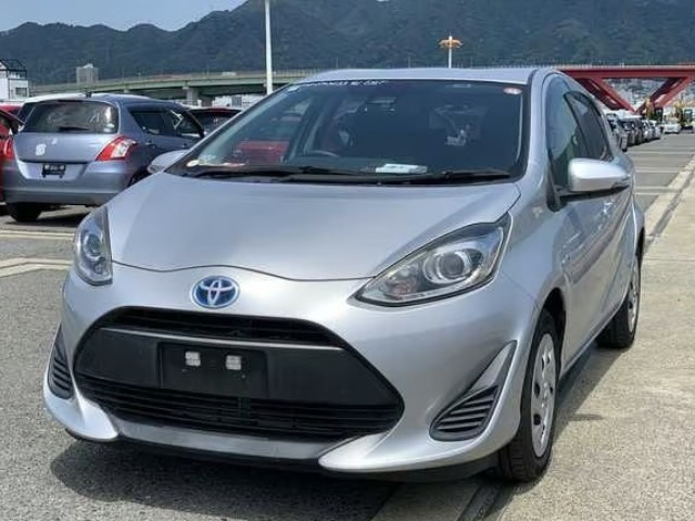 2018 Toyota Aqua thumbnail