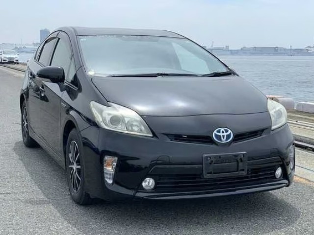 2013 Toyota Prius thumbnail