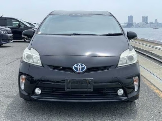 2013 Toyota Prius thumbnail