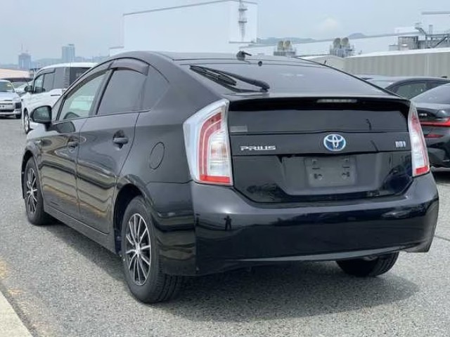 2013 Toyota Prius thumbnail