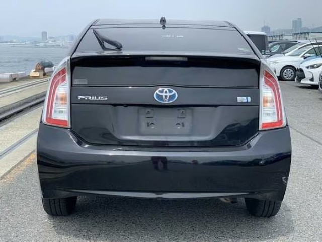 2013 Toyota Prius thumbnail