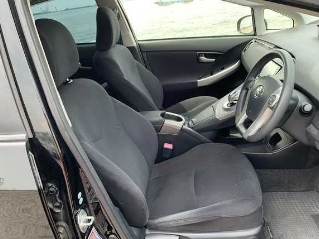 2013 Toyota Prius thumbnail