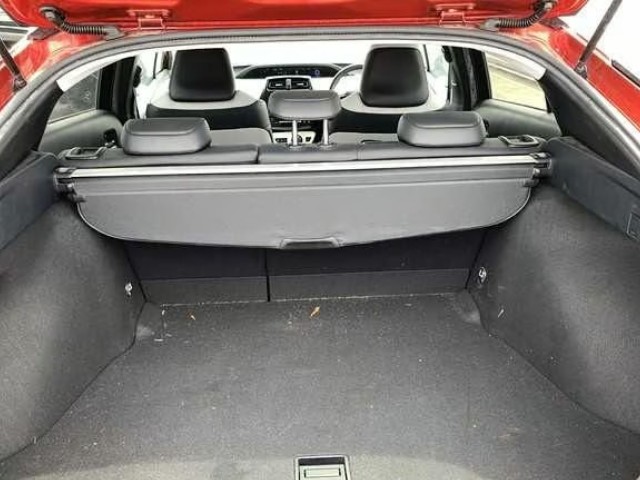 2016 Toyota Prius thumbnail