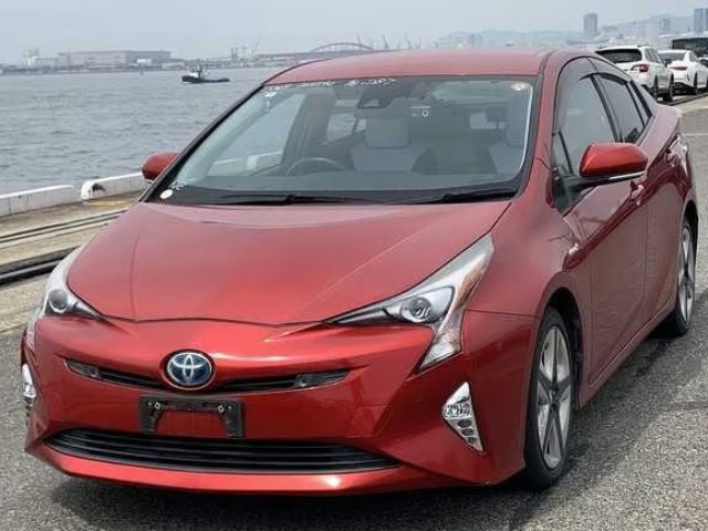 2016 Toyota Prius thumbnail