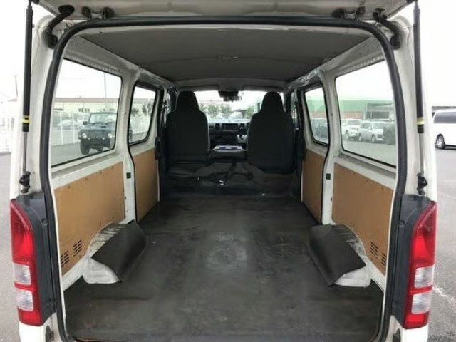 2018 Toyota Hiace thumbnail
