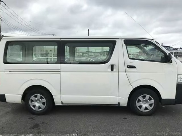 2018 Toyota Hiace thumbnail