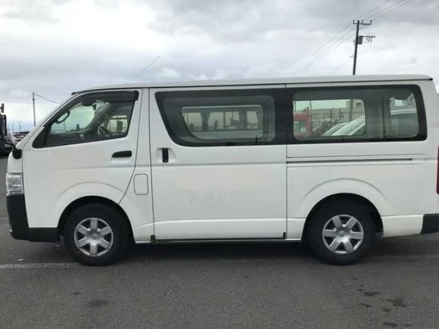 2018 Toyota Hiace thumbnail