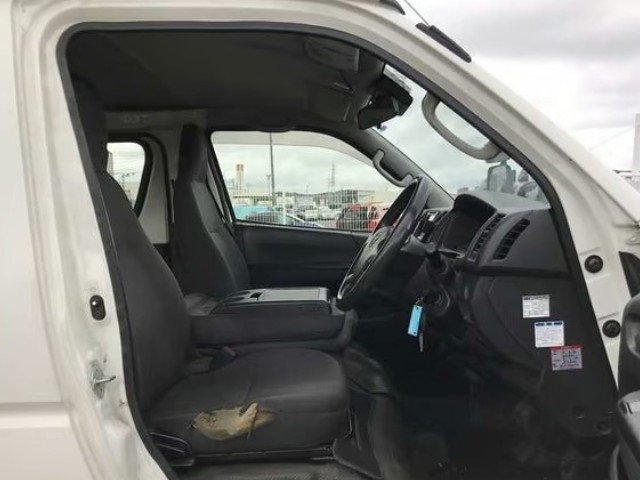 2018 Toyota Hiace thumbnail