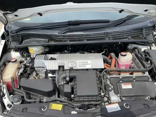 2015 Toyota Prius thumbnail