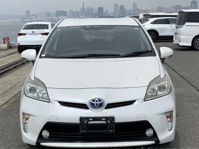 2015 Toyota Prius thumbnail