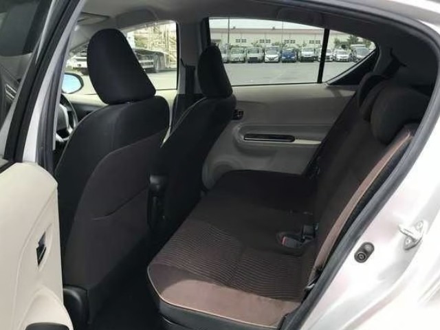 2012 Toyota Aqua thumbnail