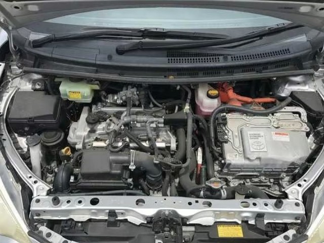 2012 Toyota Aqua thumbnail