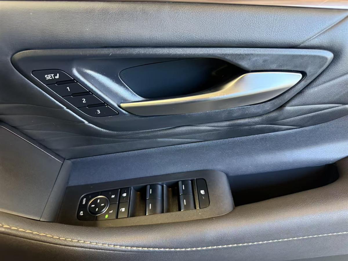 2024 Toyota Alphard thumbnail