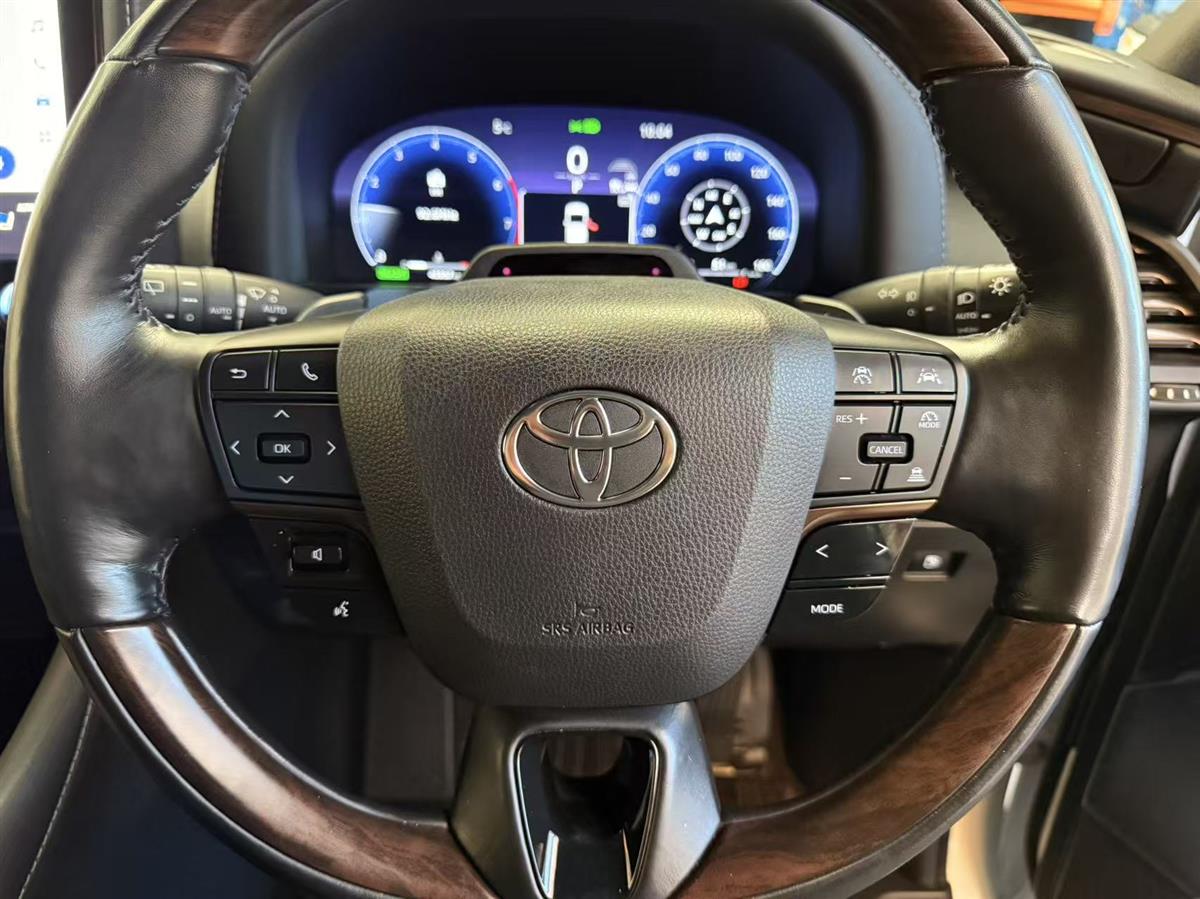 2024 Toyota Alphard thumbnail