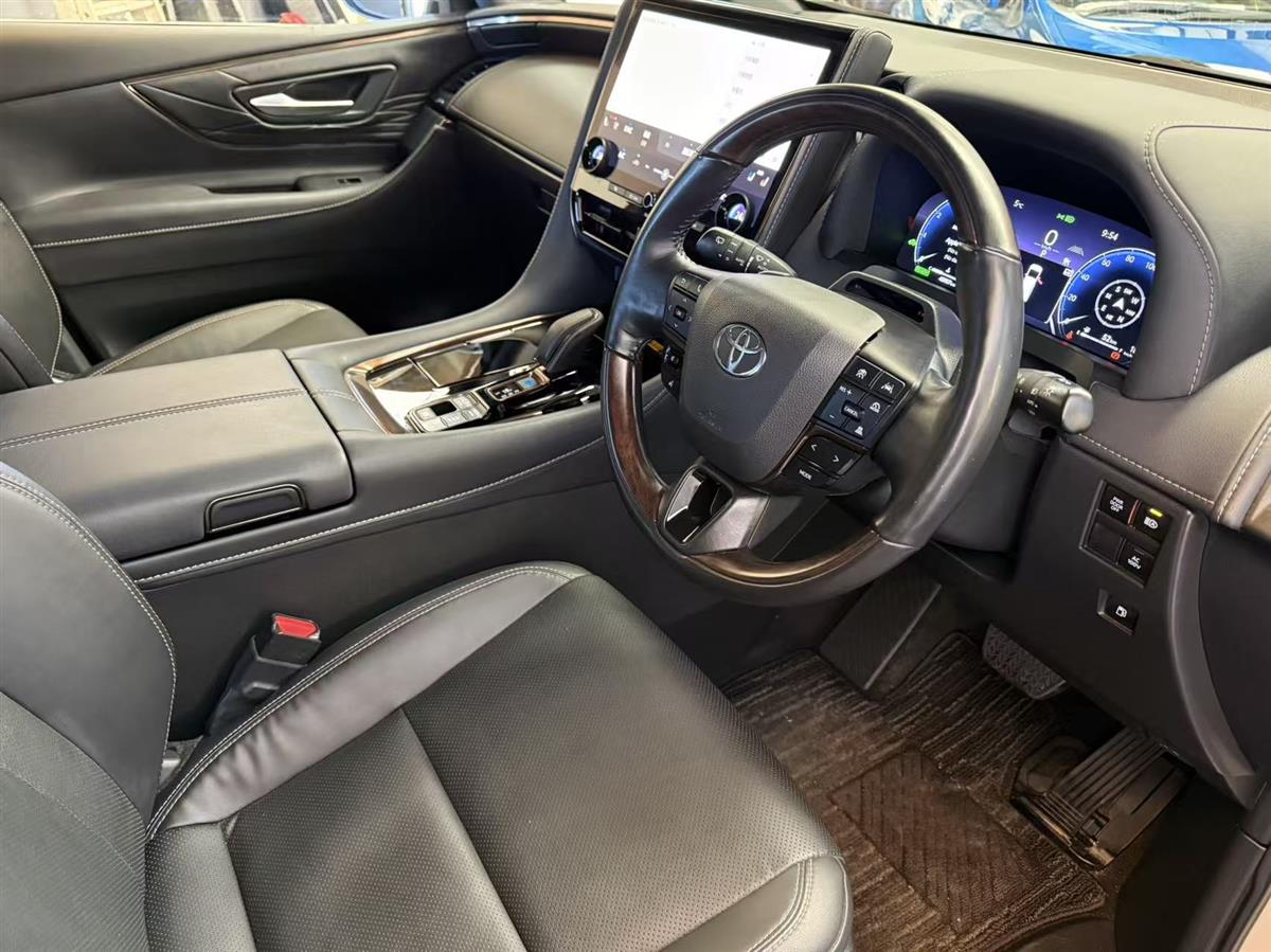 2024 Toyota Alphard thumbnail