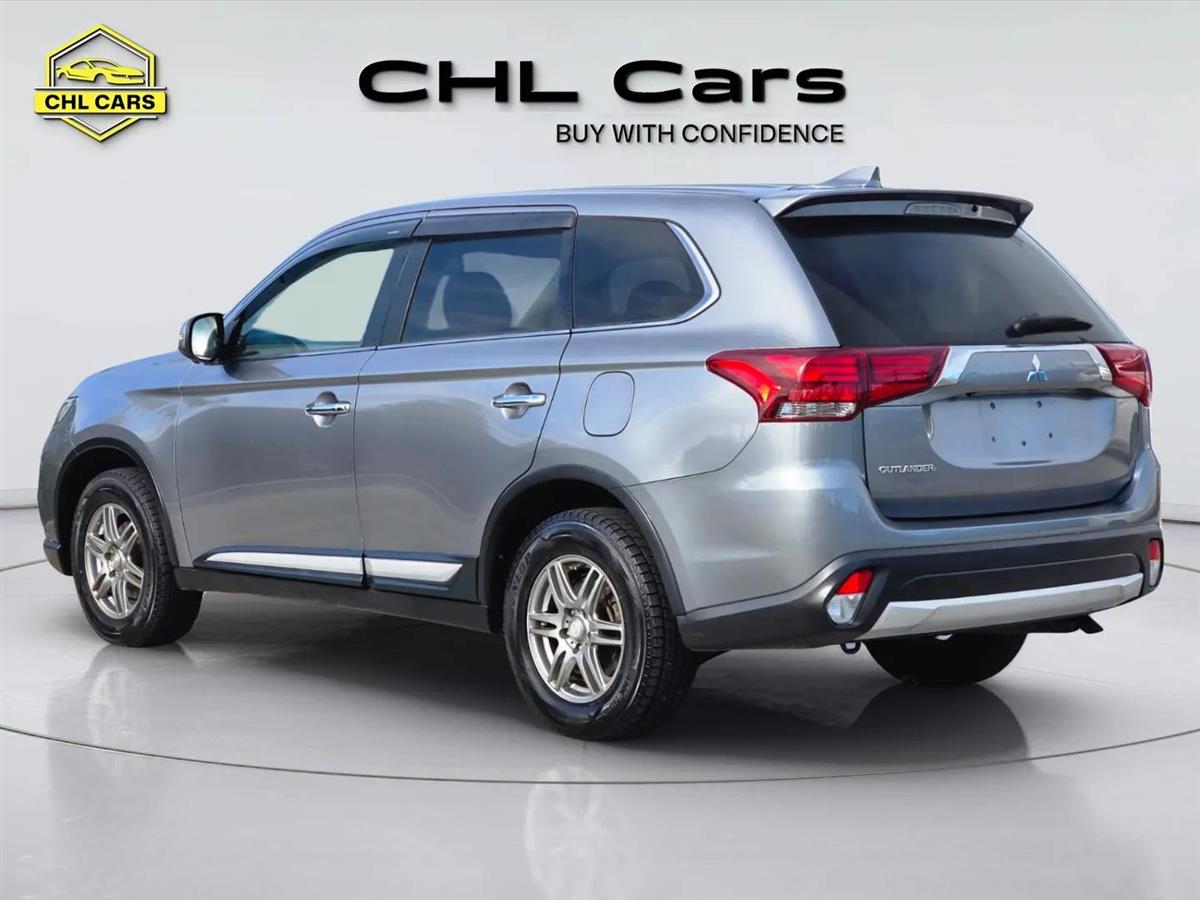 2015 Mitsubishi Outlander thumbnail