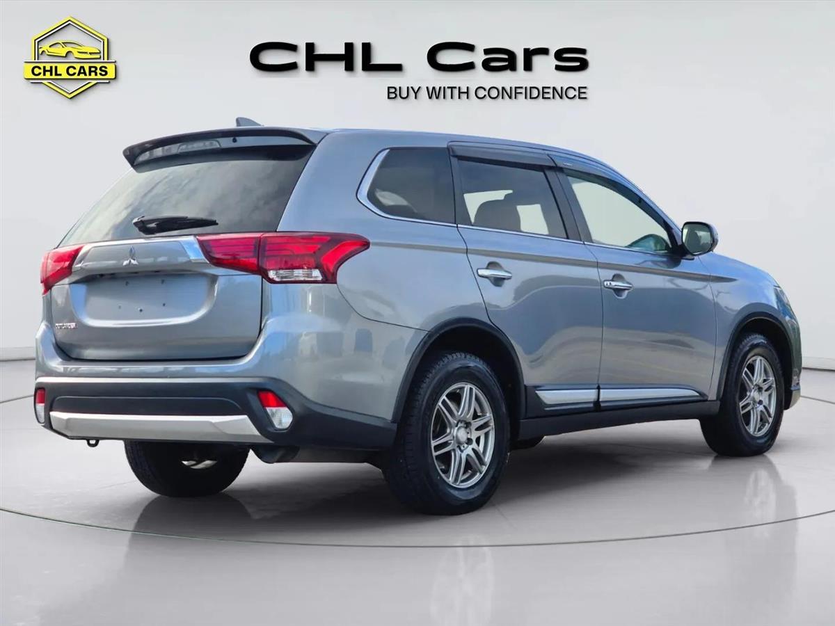 2015 Mitsubishi Outlander thumbnail