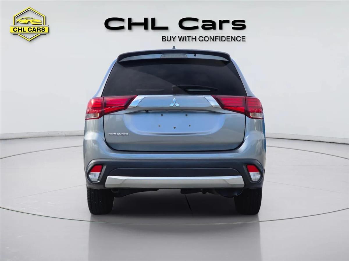 2015 Mitsubishi Outlander thumbnail
