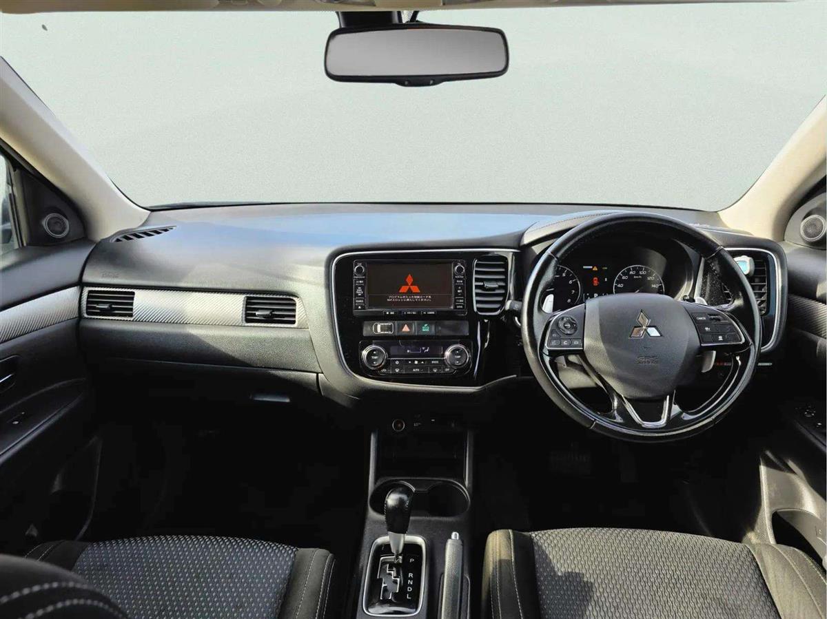 2015 Mitsubishi Outlander thumbnail