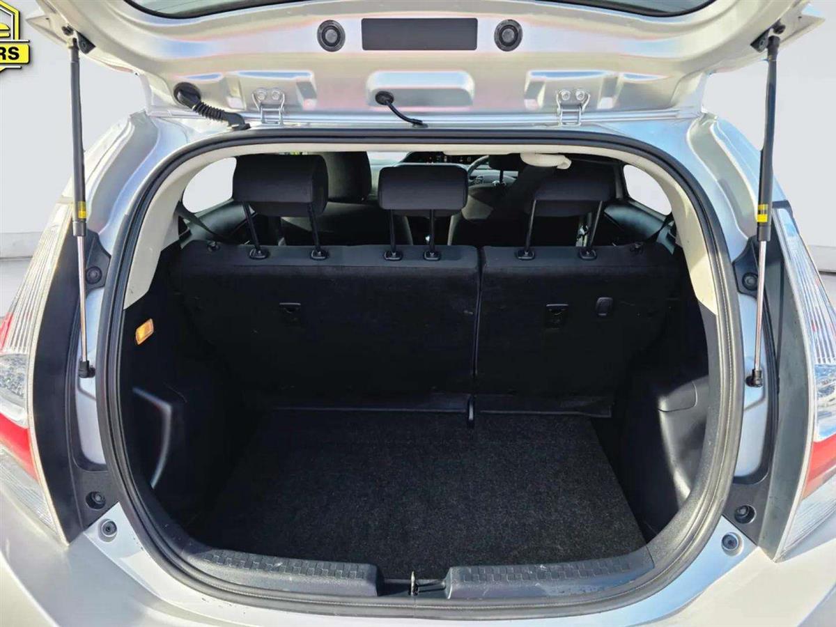 2017 Toyota Aqua thumbnail