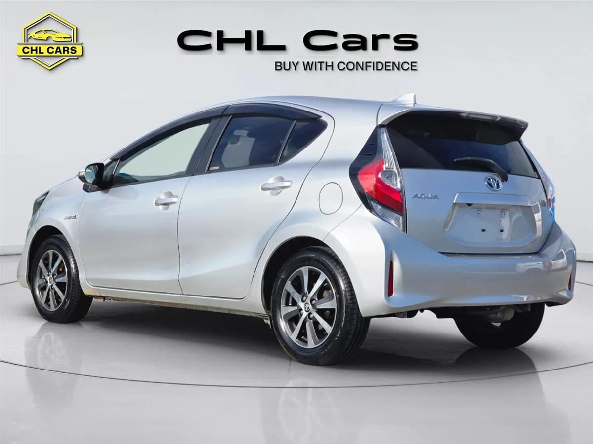 2017 Toyota Aqua thumbnail
