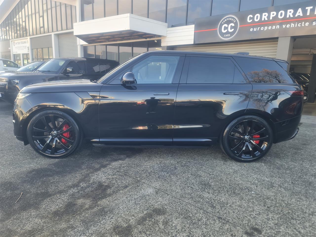2023 Land Rover Range Rover Sport thumbnail
