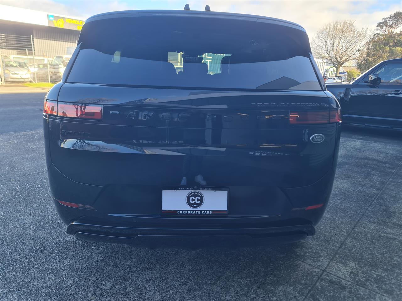 2023 Land Rover Range Rover Sport thumbnail