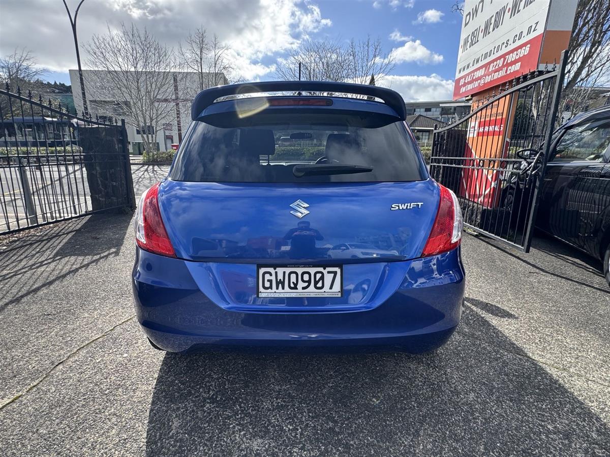 2011 Suzuki Swift thumbnail
