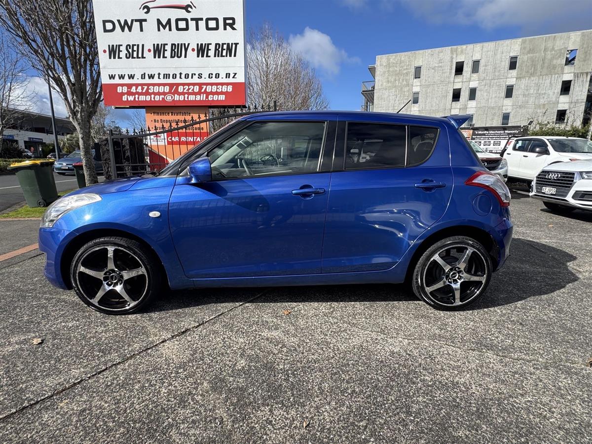 2011 Suzuki Swift thumbnail