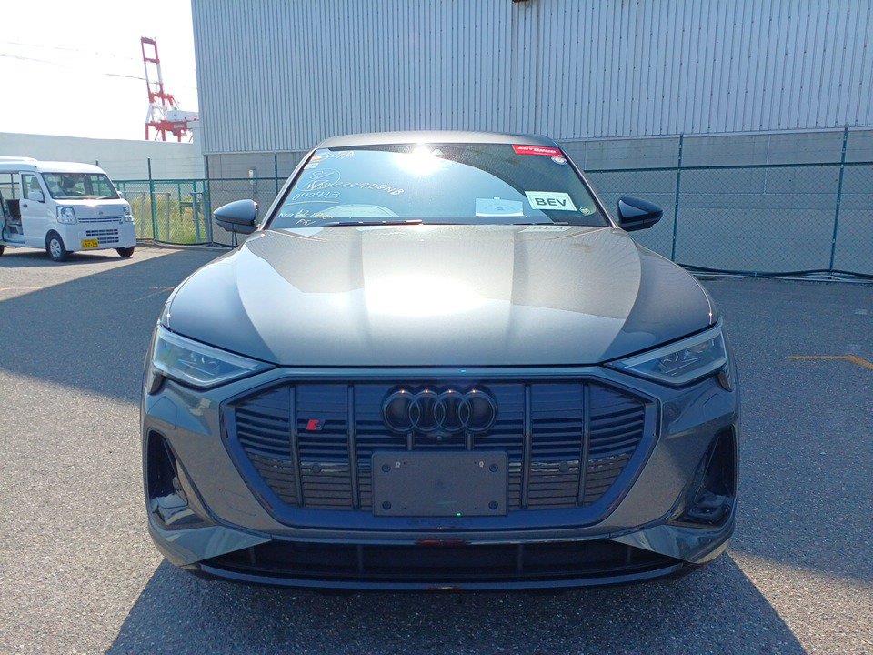 2022 Audi e-tron thumbnail