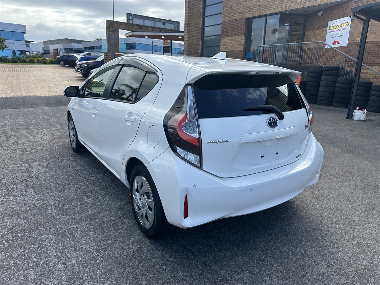2020 Toyota Aqua thumbnail