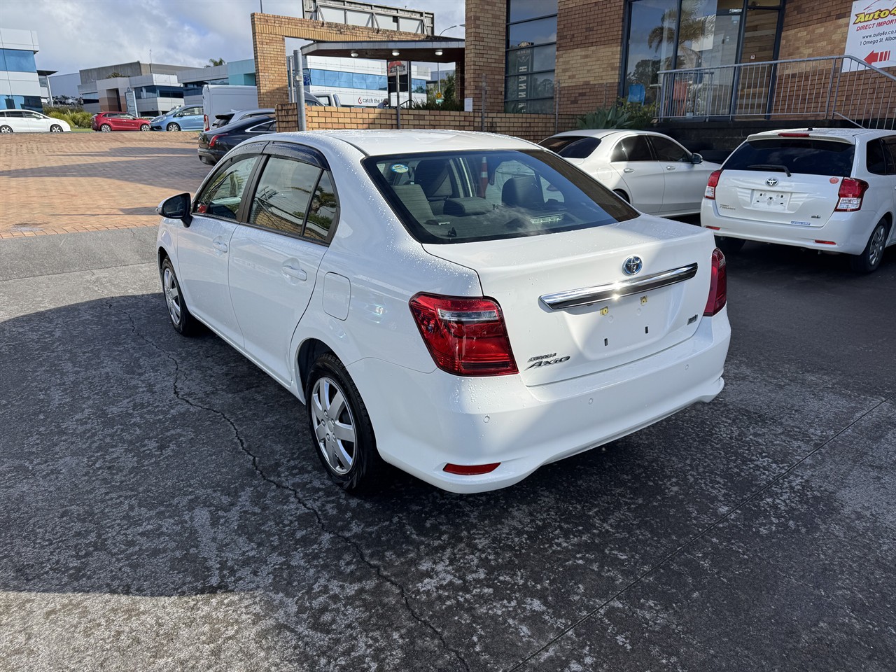 2020 Toyota Corolla thumbnail