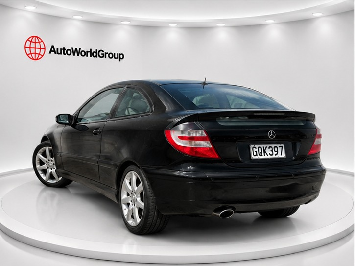 2006 Mercedes-Benz C thumbnail