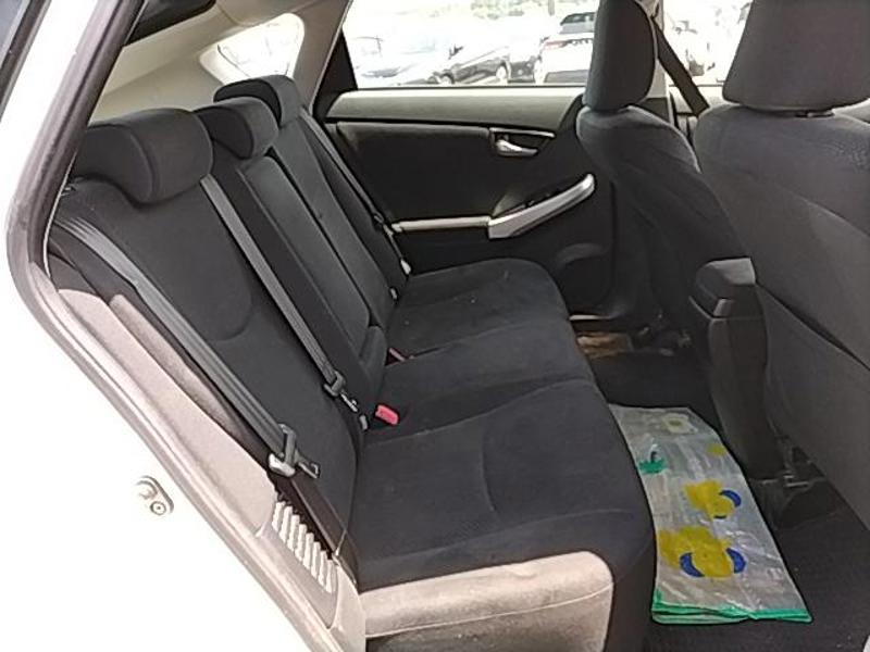 2013 Toyota Prius thumbnail
