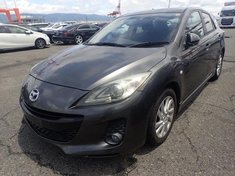 2012 Mazda Axela thumbnail