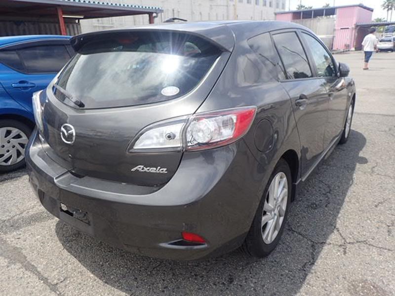 2012 Mazda Axela thumbnail