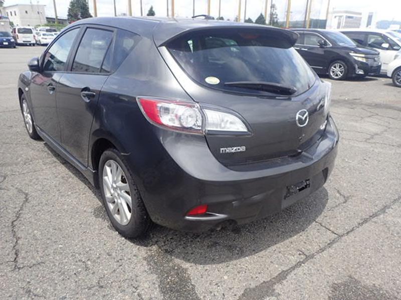 2012 Mazda Axela thumbnail