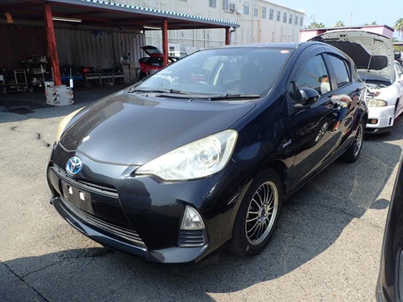 2012 Toyota Aqua thumbnail
