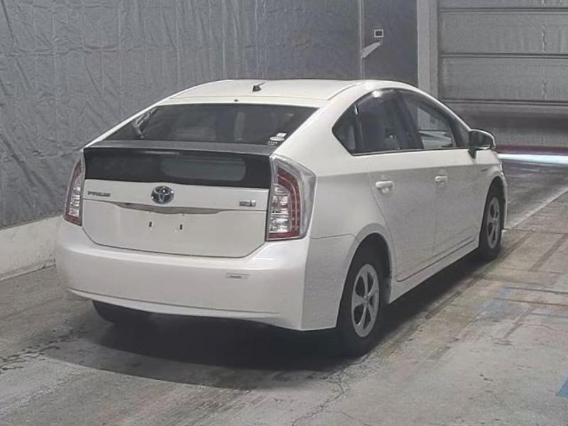 2012 Toyota Prius thumbnail