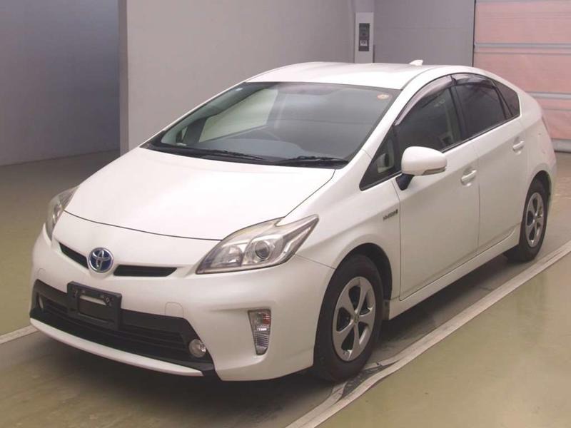 2013 Toyota Prius thumbnail