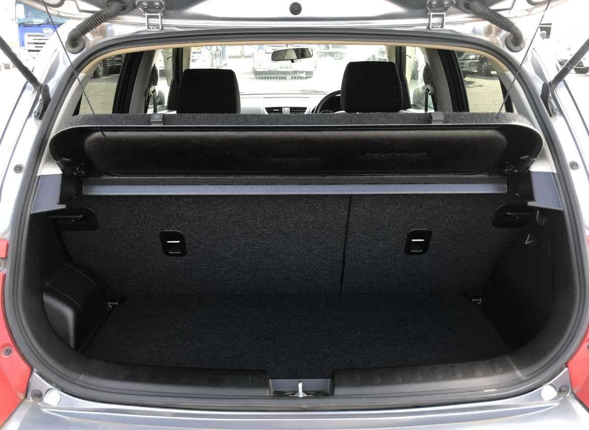 2015 Suzuki Swift thumbnail