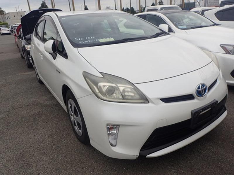 2013 Toyota Prius thumbnail