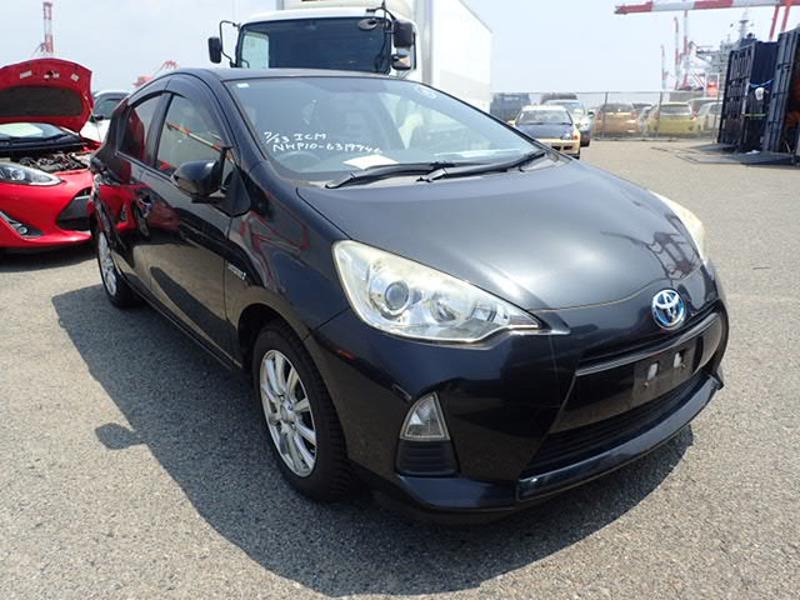 2014 Toyota Aqua thumbnail