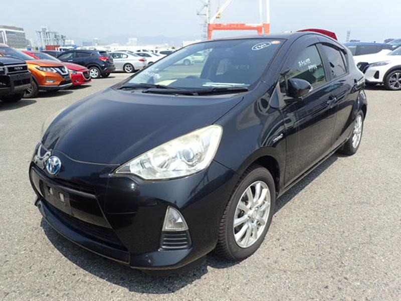 2014 Toyota Aqua thumbnail
