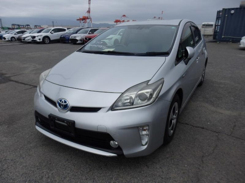2015 Toyota Prius thumbnail