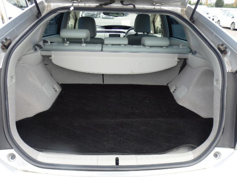 2015 Toyota Prius thumbnail
