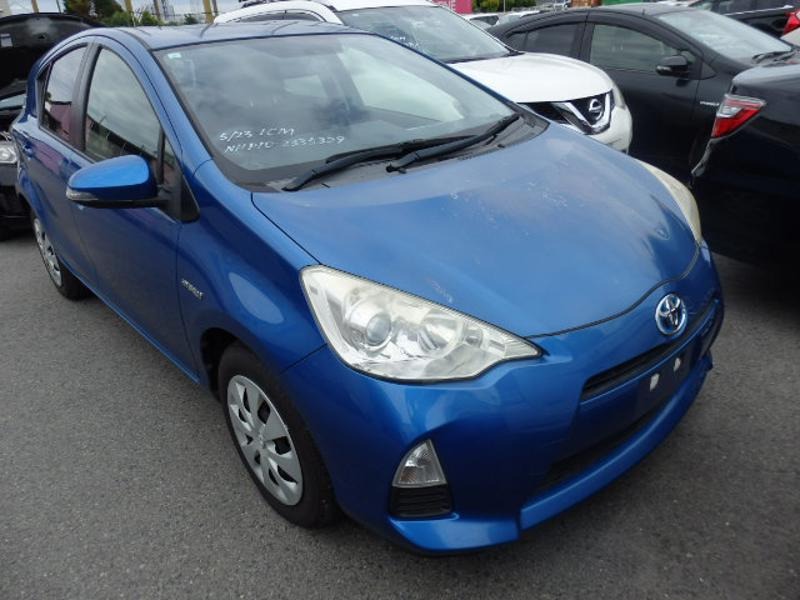 2014 Toyota Aqua thumbnail