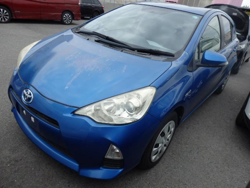 2014 Toyota Aqua thumbnail