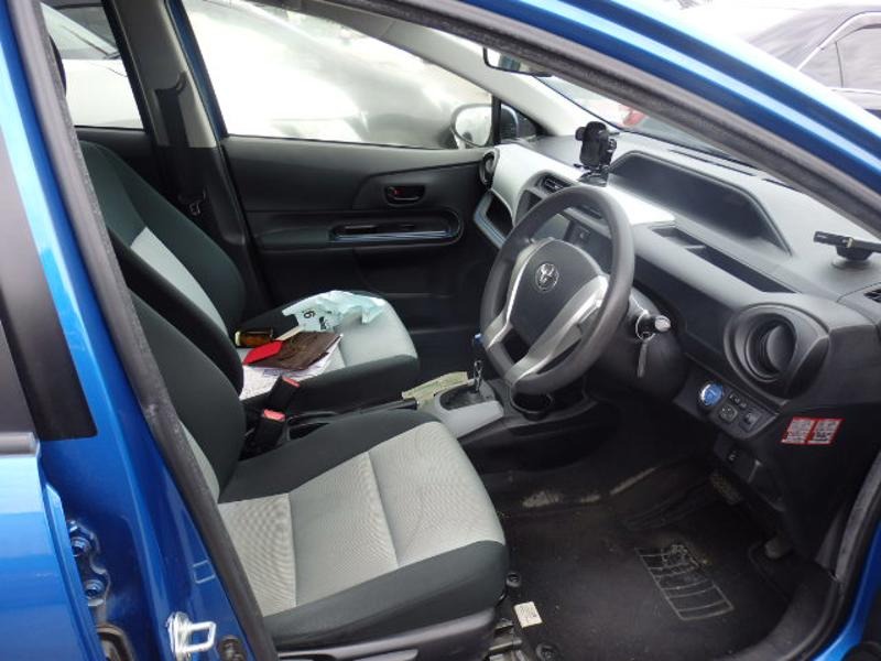 2014 Toyota Aqua thumbnail